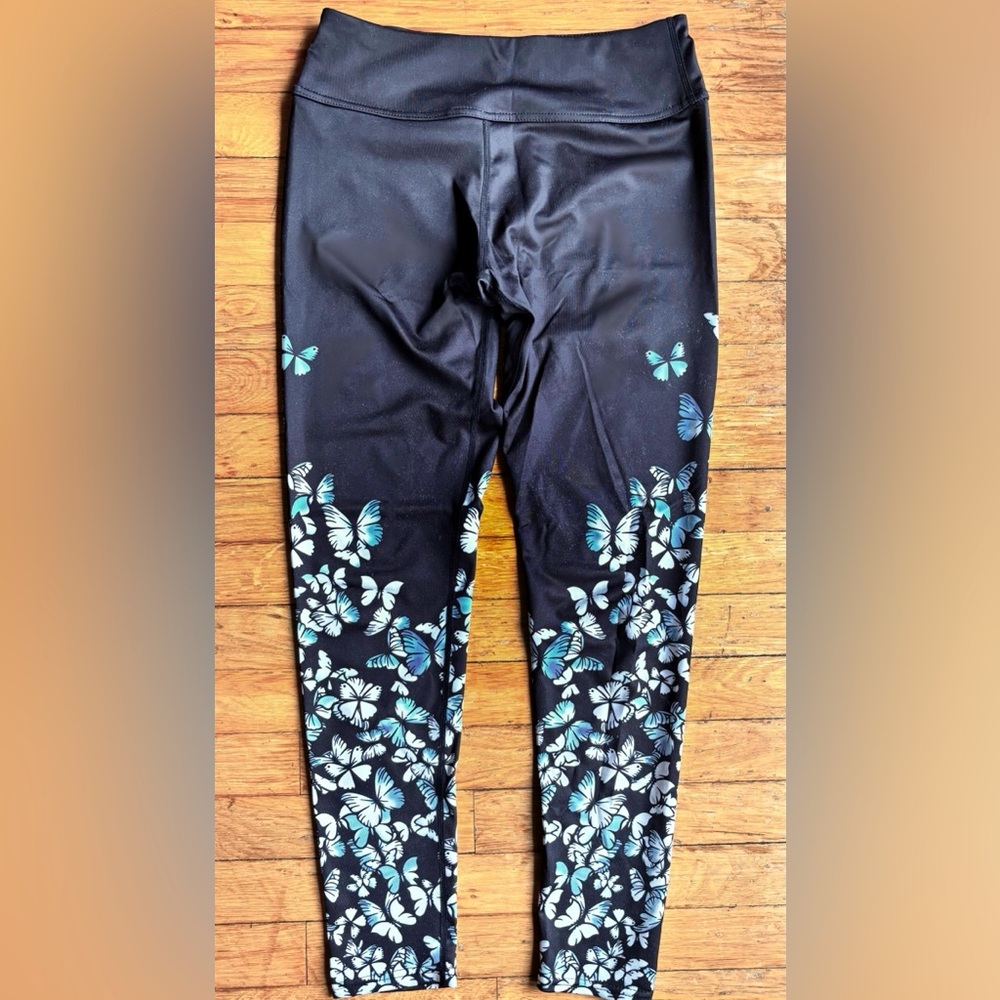 Butterfly Print Legging Activewear
Medium
Gently Pre-owned | In great condition